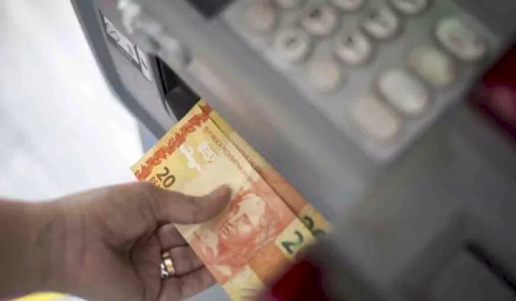 Com reajuste, salário mínimo chegará a R$ 1.621 em 2026